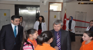 Vali Ahmet Çınarın Gelibolu 100. Yıl Barış Ortaokulunu Ziyareti