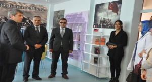 Vali Ahmet Çınarın Gelibolu 100. Yıl Barış Ortaokulunu Ziyareti