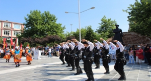 19 Mayıs Atatürkü Anma Gençlik ve Spor Bayramı Kutlamaları Çelenk Sunma Töreni ile Başladı
