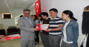 Fatih Projesi Kapsamında, Öğrencilere Tablet Dağıtımı Yapıldı