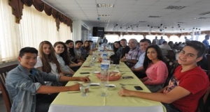 İl Milli Eğitim Müdürlüğü Öğrenciler Onuruna Yemek Düzenledi