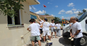 Çan Derenti İlkokulu Robert Koleji Öğrencileri Tarafından Boyanıyor