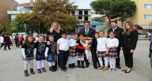 İl Kültür ve Turizm Müdürlüğü Tarafından Mustafa Kemal İlkokulu Öğrencilerine Atatürk Kitabı Hediye Edildi