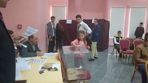 Çanakkale Merkez İlçe Öğrenci Temsilcileri Seçimi ve Öğrenci Meclisi Başkanlığı Seçimi Yapıldı