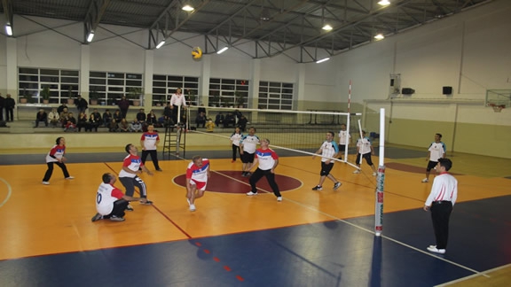Çanakkale İl Millî Eğitim Müdürlüğü 100. Yıl Voleybol Turnuvası Müsabakaları Sürüyor