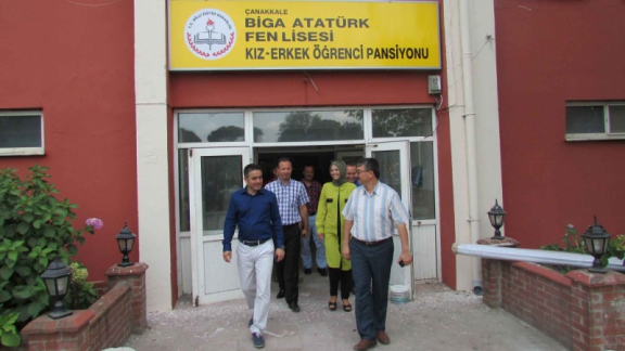 İl millî Eğitim Müdürü Zülküf Memiş Biga Atatürk Fen Lisesinin pansiyon inşaatında İncelemelerde Bulundu
