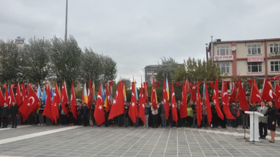 29 Ekim Cumhuriyet Bayramı Çelenk Sunma Töreni İle Başladı
