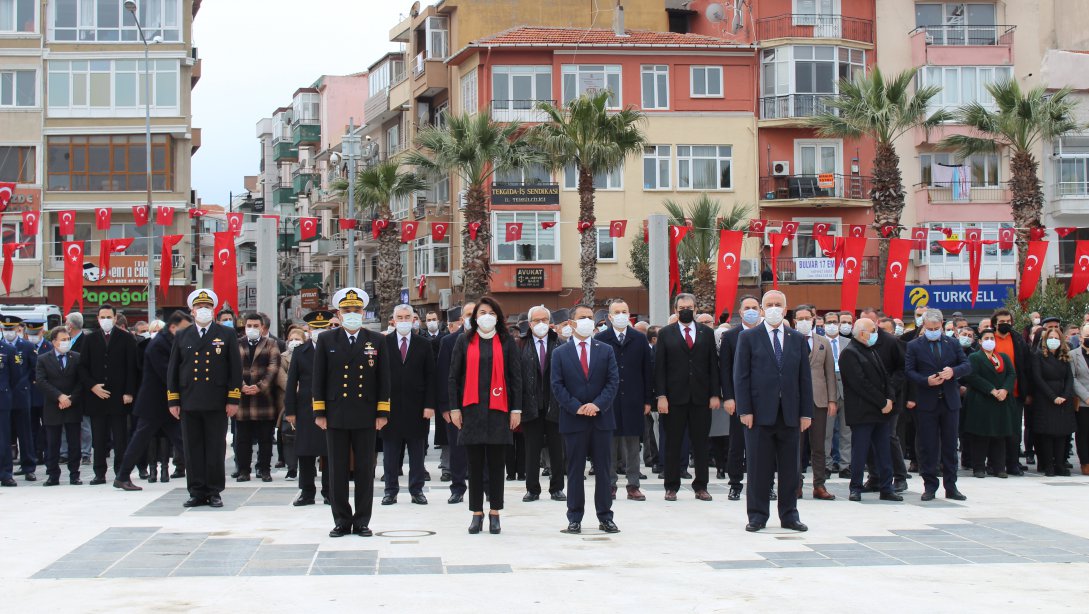 18 Mart Şehitleri Anma Günü ve Çanakkale Deniz Zaferi'nin 106.Yıl Dönümü Programı Cumhuriyet Meydanı'nda Gerçekleşen Törenle Başladı