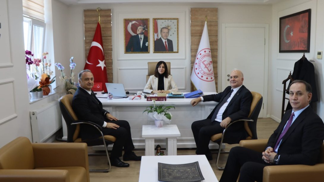 TED GENEL BAŞKANI SELÇUK PEHLİVANOĞLU,YATIRIM VE PLANLAMA MD. FERHAT GÜNDOĞDU İLE TED ÇANAKKALE KOLEJİ KURUCUSU AKARSU GRUP YK BŞK. ERDAL AKARSU İL MİLLÎ EĞİTİM MÜDÜRÜMÜZ MİNE HAYTA'YI ZİYARET ETTİ