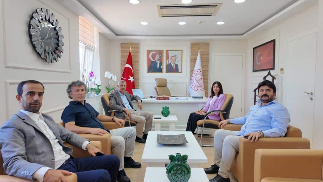 ELAZIĞ DERNEKLER FEDERASYONU ONURSAL BAŞKANI FAİK İÇMELİ, CUMHURİYET SAVCISI BURAK DAĞ VE BERABERİNDEKİ HEYET, İL MİLLÎ EĞİTİM MÜDÜRÜMÜZ MİNE HAYTA'YI ZİYARET ETTİ 